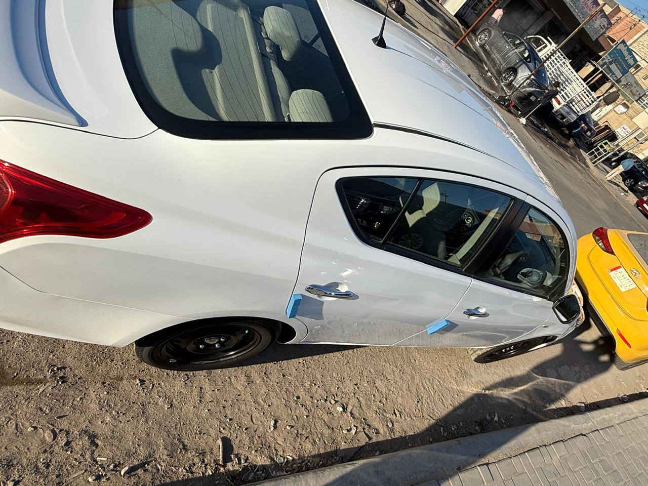 سلام عليكم نيسان سني موديل 22رقم سليمانية باسمي تريد تحويل تريد وكالة  بيها طخة بلجاملغ الخلفة والجاملغ الامامي بسيطات كلش ومعدلهن بارد كير محرك مكفولات سيارة كبل للشارع السعر (115) وبيها مجال رقم الهاتف ***********
