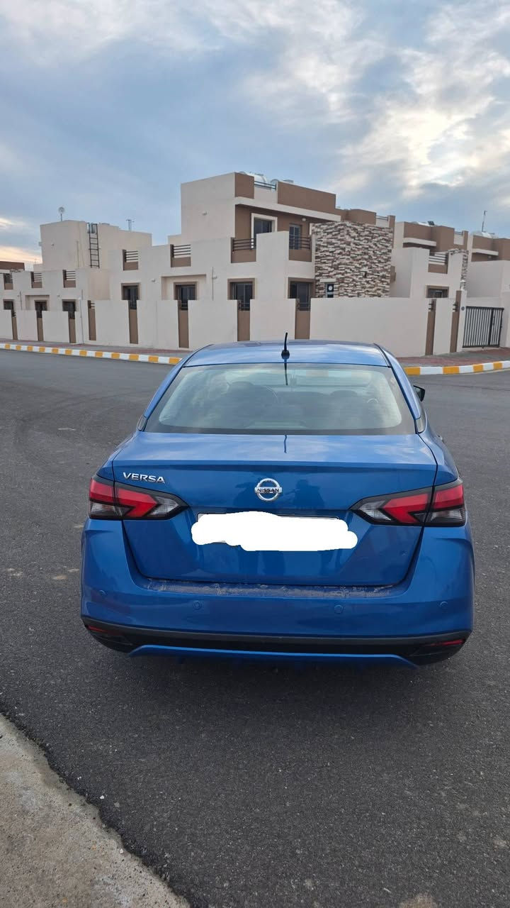 سلام عليكم
نيسان فيرسا 2021
 بيها قطعتين صبغ 
 سنويه جديده بأسمي وهزه جديده رقم اربيل
تبريد تدفئه بشرط جاهزه من كلشي كير ومحرك بشرط مكاني كركوك السعر 113$ وبيها مجال /للاتصال ***********
