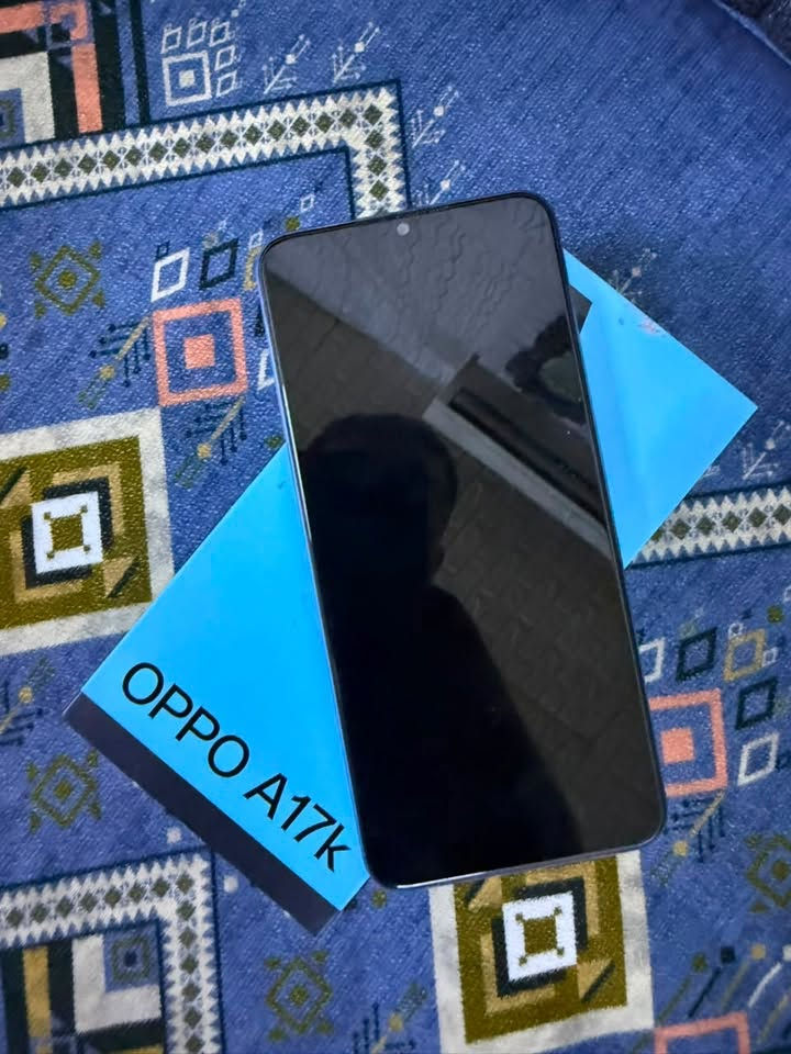 جهاز للبيع oppo A17k للبيع جهاز كلش نظيف مستخدم قليل كلش مكاني مدينة الصدرالسعر 100/.  ***********
