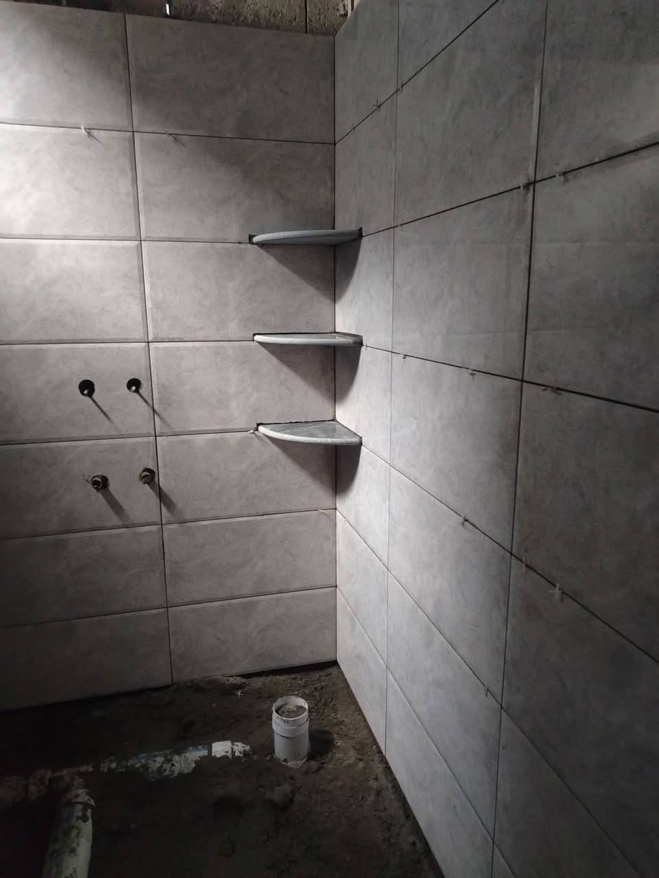 اسطە کاشی متفرغ ***********
