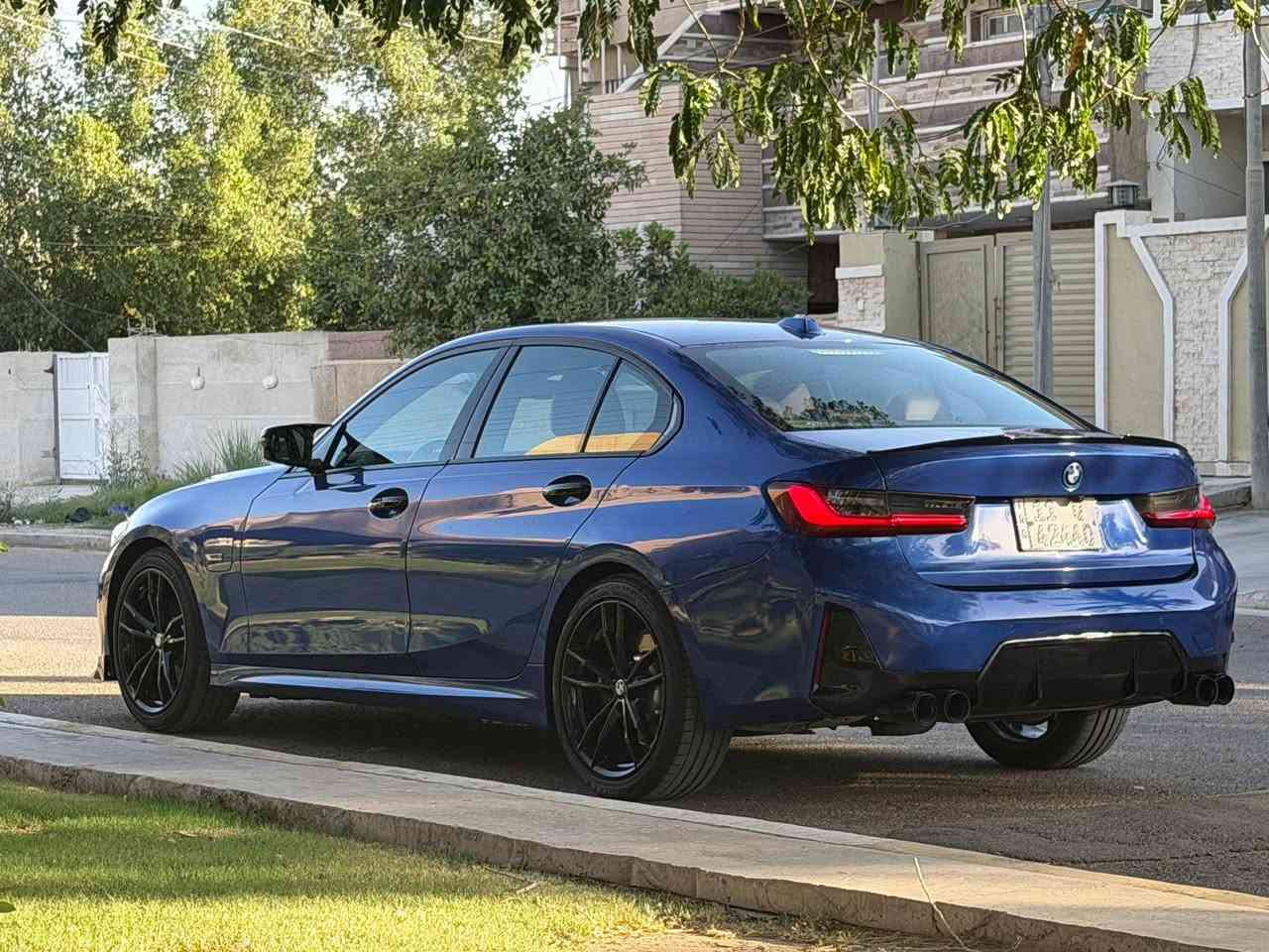 BMW 330e xDrive 2023 M Sport Full Option
داخل احمر ماروني
اللون ازرق Portimao Blue metallic
دفع رباعي xDrive – هايبرد تيربو مع خاصية Xtraboost
ويل M 19
فتحة سقف
Harman/Kardon
شاشات رقمية + CarPlay لاسلكي
مقاعد كهربائية مع ذاكرة وتسخين
تدفئة ستيرن
كاميرات وحساسات
Heads up display
السعر 33الف دولار وبيها مجال بسيط
0771 041 9111
