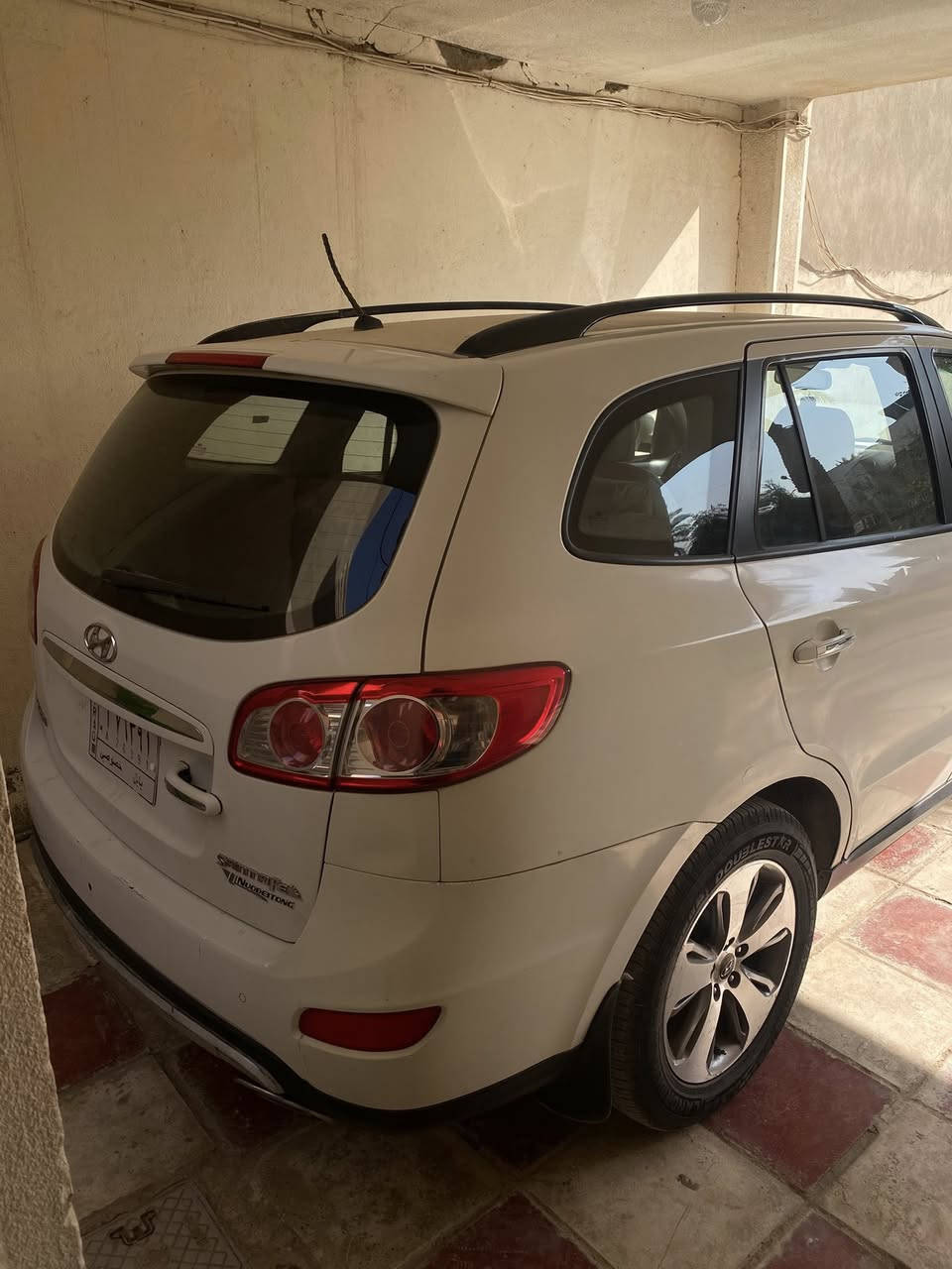 السلام عليكم
للبيع او المراوس. شعدك نزل 
سنتافي 2012
فول مواصفات1/1
محرك4سلندر 2400
7 راكب 
بصمة ابواب وتشغيل 
تحكمات ستيرن 
مري شفط 
سلايت روف
للتواصل ***********
