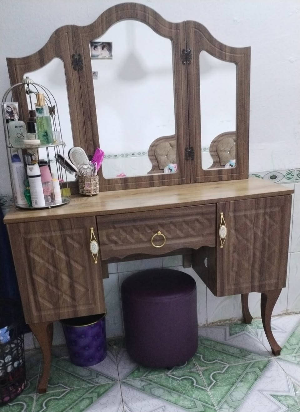 غرفة نوم تركية كانتري  ٧ قطع نظيفه جدا وقاعده جوه دوشك خشب تفصال ودوشك ظغط عالي جديد صار كم شهر من سويناه  ب١٥٠ هو ولغرفه ب٥٠٠ الف وبي مجال بسيط


**إذا كنت صاحب هذا الإعلان وتريد حذفه لأي سبب، رجاءا أرسل رسالة إلى الدعم الفني**