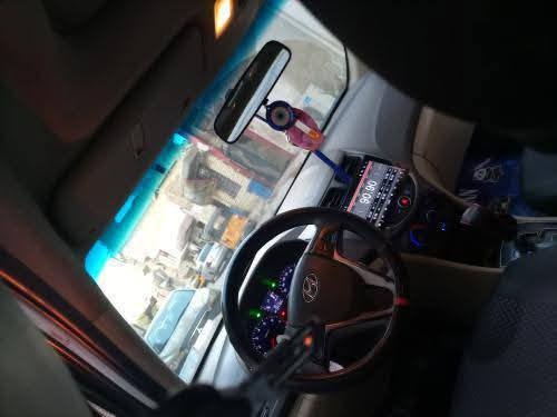 السلام عليكم اكسنت ٢٠١٢ خليجي محرك 1600دوش قطرتين المرغوب سيارة نظيفه جداً وماشيه 125 تخم تاير جديد تحكم استرين فتحه سقف شاشه بلوتوث 5تجاوي السيارة مكفوله عدا جاملغ أمامي وشويه كد شبر باب سائق مكاني بغداد  ***********السعر   88 بيها مجال  مستعجل
