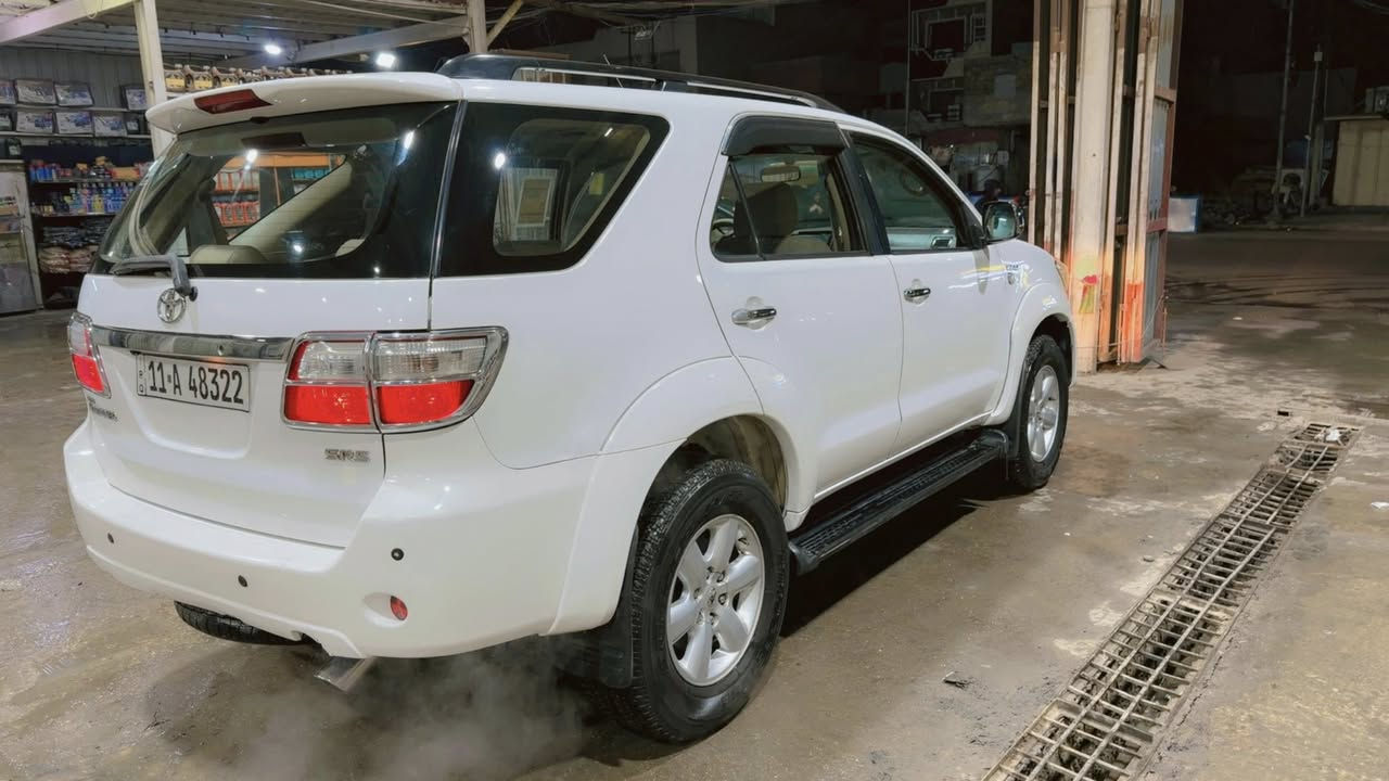 السلام عليكم
تويوتا فورچنر 2010 خليجي 6 سلندر مكينة 4000
فور ويل 7 راكب 3 قطع تبريد تحكمات ستيرن كروز سرعه حساس امامي خلفي كامرة خلفية شاشة ماشية 102 الف كيلو متر  السيارة البدي مكفول من الصبغ عدا البلاستك نظيفة جدا كير مكينة صدر امامي خلفي مع الدبلات جديد مشط استيرن جديد منظومة بانزين إدامة كاملة بدلت طخم نوزلات اصلي +مجاول+ عبوة فيت بم 
مكان السيارة بغداد حي العامل وبأسم خالي لان مكلف من عنده بالنشر والبيع 
السعر 17500$ وبيها مجال ان شاءالله
للاستفسار :::
***********
***********
***********
