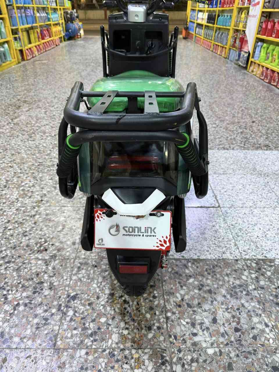 سلام عليكم ماطور شحن البيع جديد موديل 2025 السعر علئ الخاص ***********
