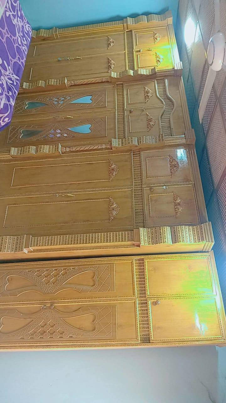 السلام عليكم غرفه للبيع مكان طويريج والشرايبي خير ويتدلل***********
