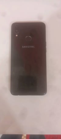 موبايل 10aبس الزر مال تشغيل ضايع وزر الي ينصي ما يشتغل الذاكرة 32م.ي