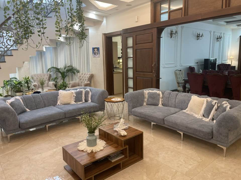 تخم قنفات ٨ اشخاص استعمال قليل للبيع موجود في اليرموك اربع شوارع للاستفسار هاتف ***********
