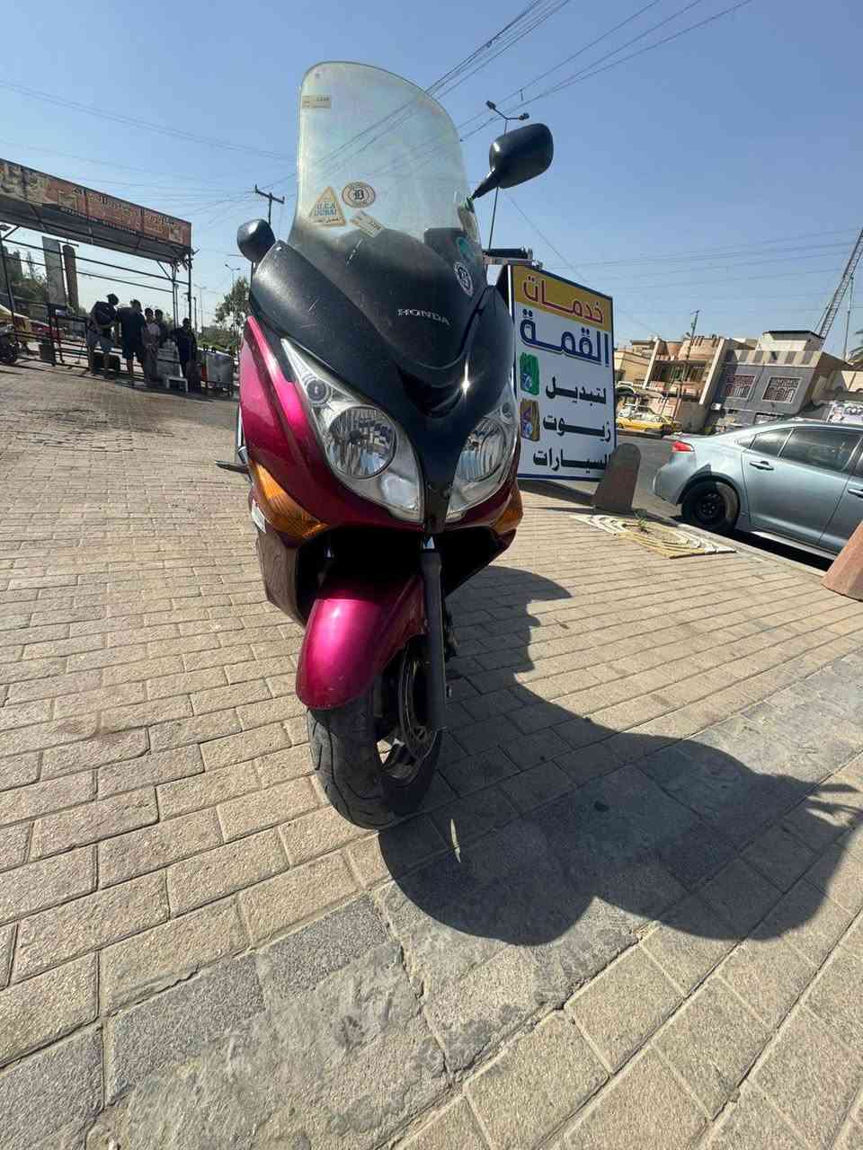 سلام عليكم سلفر ونج جي تي دراجه مكفوله كفاله عامه ماشيه 65الف سعر 18وبيه مجال مكان بغداد رقم ***********
