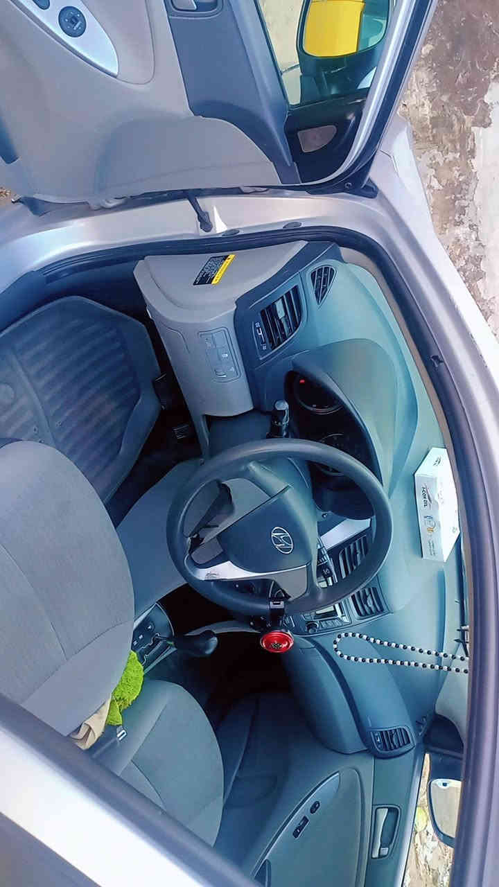 سلام عليكم  سياره اكسنت موديل 2017 للبيع امريكي الضرر جاملغ خلفي السعر المطلوب 112  رقم بغداد  انكليزي  للاتصال ***********.
