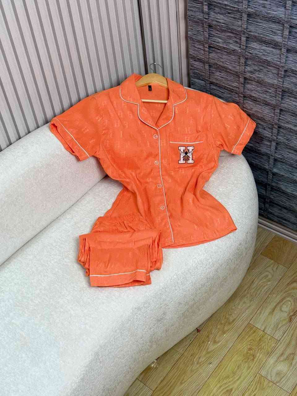 تراك كريشه 
L XL XXL XXXL
لحد وزن 90 
الخامه 🔥 

السعر 107


**إذا كنت صاحب هذا الإعلان وتريد حذفه لأي سبب، رجاءا أرسل رسالة إلى الدعم الفني**