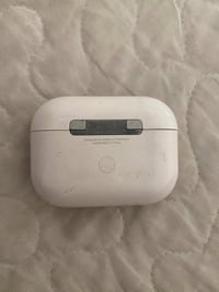 ايربودز برو 1 • عزل ضوضاء • كارتونة ملحقات