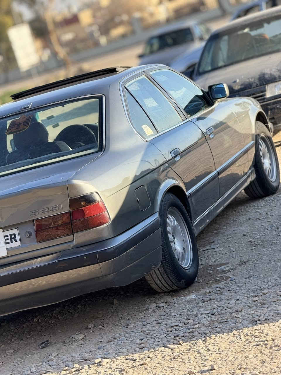 للبيع 525 بي ام دبليو 
كير اوتماتيك 
كير محرك شرط 
السعر ￼50 $ بيها مجال 

***********
