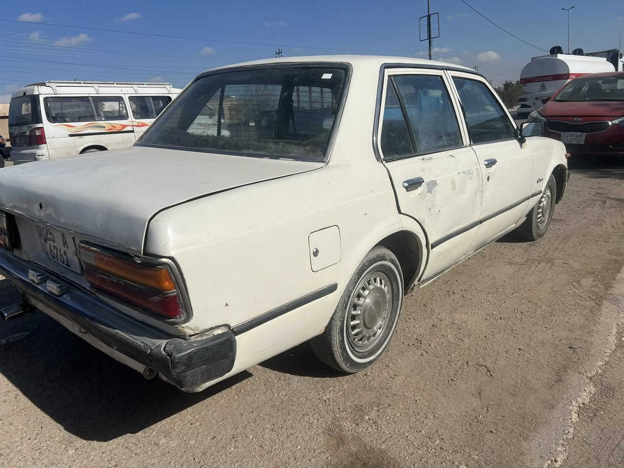 السلام عليكم للبيع
كرونه موديل 1980 
رقم انكليزي الدولي هزه وسنويه جديده 
كير اوتماتيك بلادي 
سعره 22 ورقه مكاني شهداء السيدية تقاطع الدرويش 
***********
