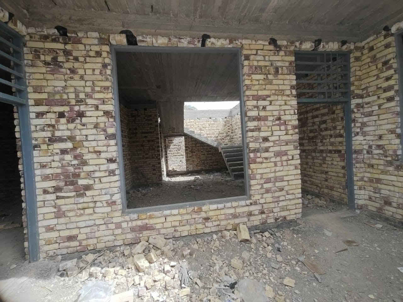 هيكل مساحه 190  متر مسگوف وكامل كونكريت مسلح شغل درجه اولى من الاساس للسگف استقبال وصاله ومطبخ وغرفتين وصحيات داخليه وخارجيه  .. العنوان قريب على حسينة الخضيري على الشط يبعد عن الشارع 40 متر

السعر 53 وبي مجال..
***********
