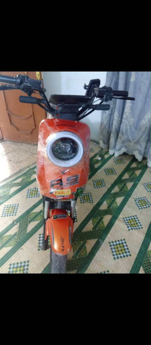 سلام عليكم ار 9 دراجه نضيفه وحلوه بطاريات 22 امير فيتنام سريعه 99 عنوان بصره سعر 350 مستعجل على بيعتهه لو مامحتاج مابيع تفيد الطلاب تودي وترجعه شاحنه جبيره اصليه مالتهه هاذا رقمي ***********
