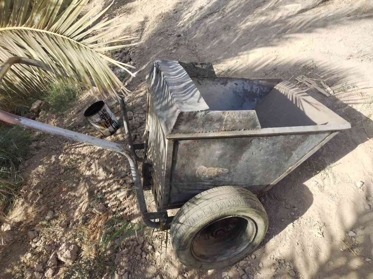 السلام عليكم خباطه للبيع نضيفه كلش محرك خير من الله وياها ٤ عرباين مواد و٣ أزواج دراب وعربانه صطح وسكله طابق ثالث جسر سنتر كامل منها للشغل الاستفسار على الرقم *********** والثاني ***********
