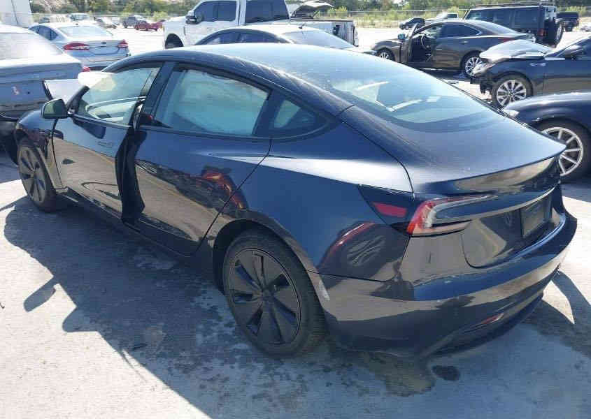 تسلا مودل 3 / 2025 لونك رينج
لونك رينج سنكل ماطور
بطارية مدى طويل

3,500 مايل فقط

حادث موضح بالصور بدون تصليح
السياره بالطريق شهر وتوصل الحره الاردن
للبيع بالحره 

سعر 10,800 دولار وبيها مجال للشراي
واتساب ***********
