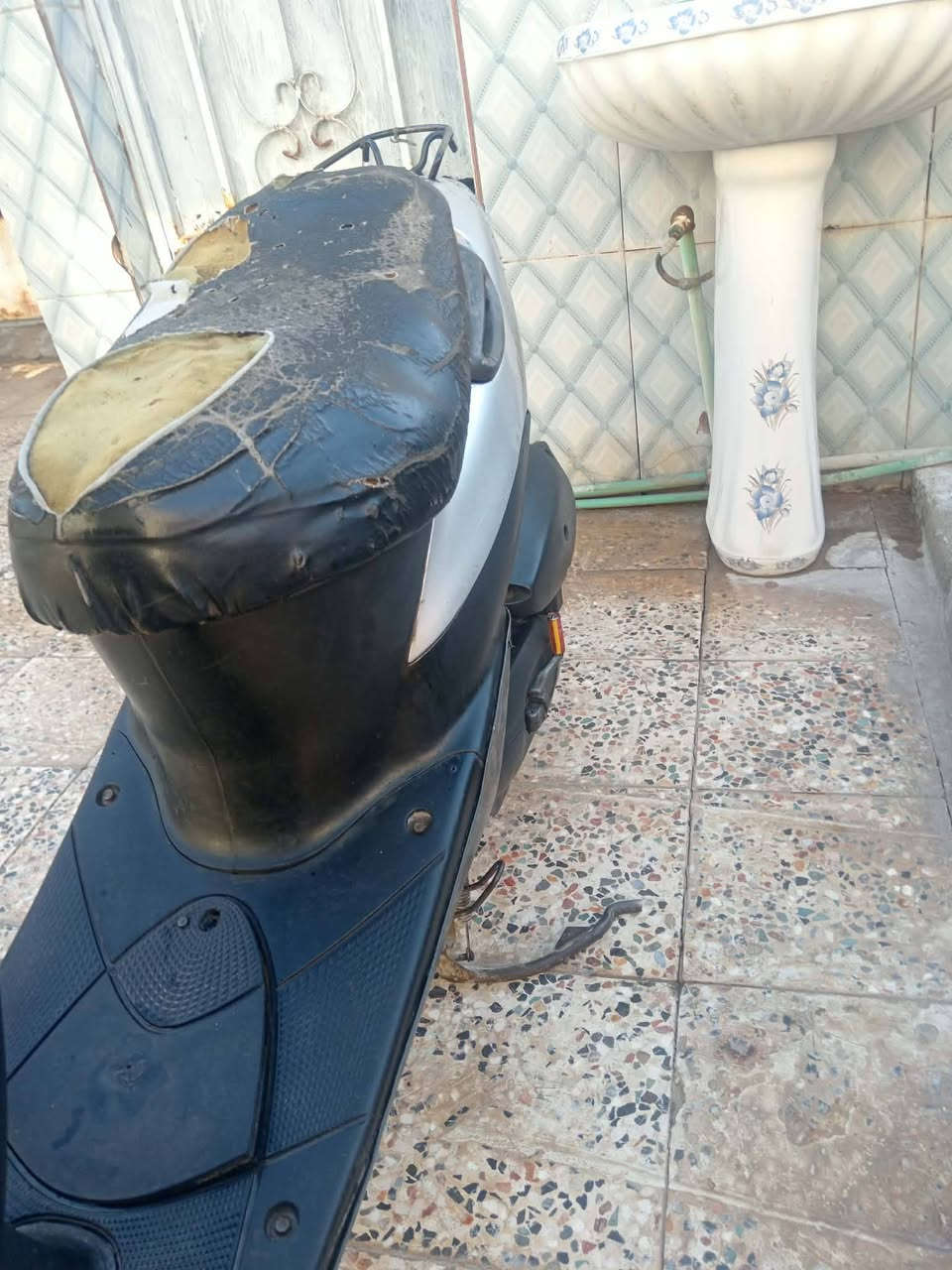 سلام عليكم شباب دراجه للبيع دراجه سازوكي جنطه دراجه تخبل مكينه شرط نعومه وشلعه ومعدل ب٥٥ شرط تأيرات جدد ودراجه مفتوحه بس بوشه وبستم وكفراتهاا ماموحدات وسعر ١٣٠ بيهاا مجال قليل جدن ومكان حولي الاف دار شراي خاص *********** الشراي يتصل واتساب بيع فقط
