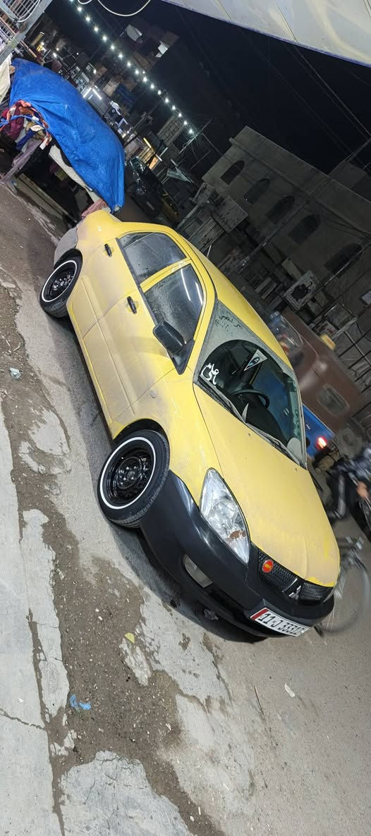 سلام وعليكم لانسر 2010
كير ومكينه تبريد وعقل وضفيره ودشبول كله جديد 
صدر 
تخم تاير خط أبيض 
مكينه,2000
كير أوتو ٦نمر 
حادثها باب مبدل وشخوط بصفحت السايق 
صبغتها بلاديه 
لايت زنون 
الاستفسار  ***********
