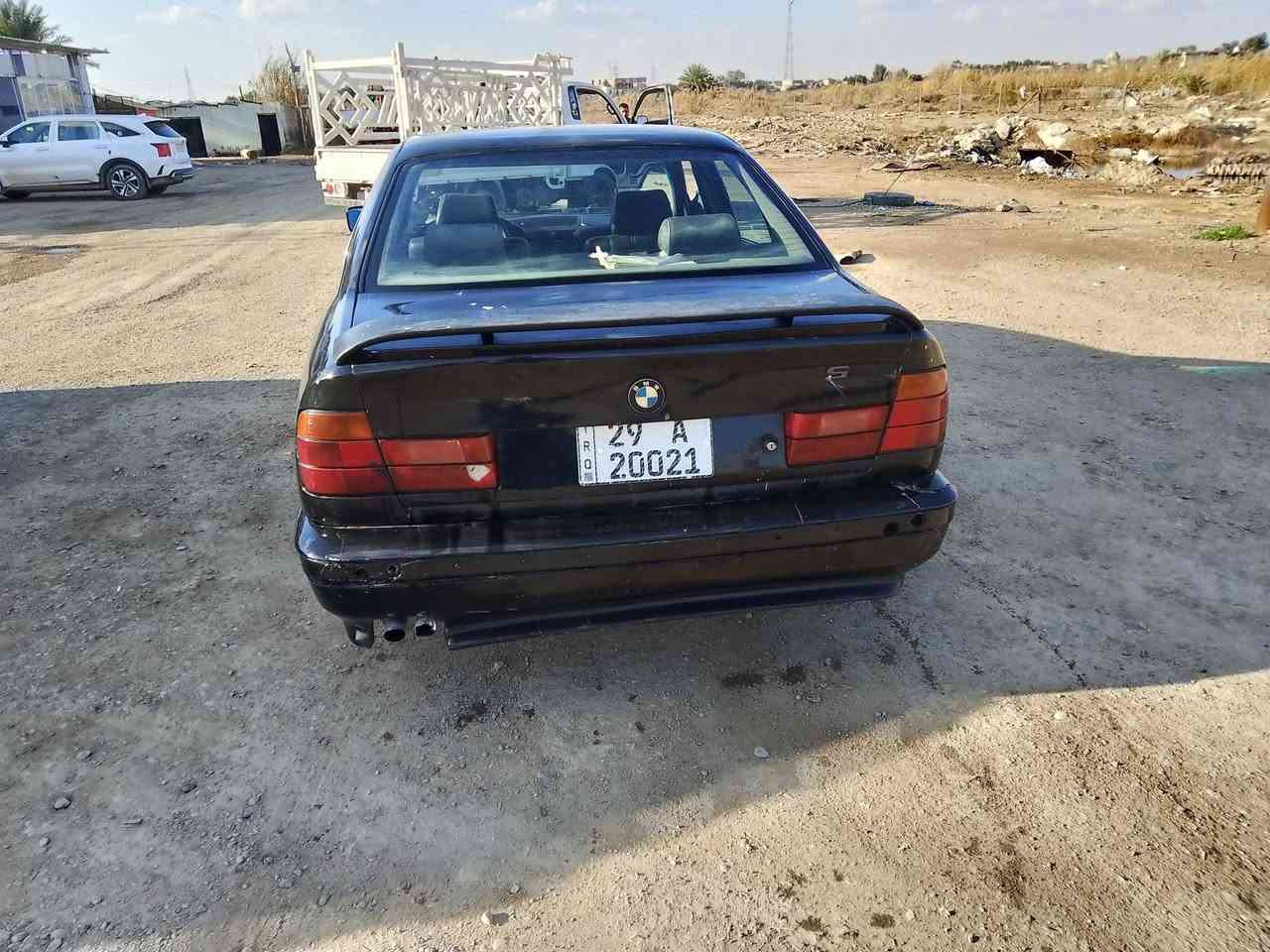 السلام عليكم 
بي ام 535  موديل 90 مكينه6سلندر مسكر عدل داخل جلد تبريد شغال رقم واسط دولي بأسمي عوزها ترتيبات بسيطه سعر 42 أو مراوس ب700حسب القناعه مكان السياره واسط /نعمانيه ***********
