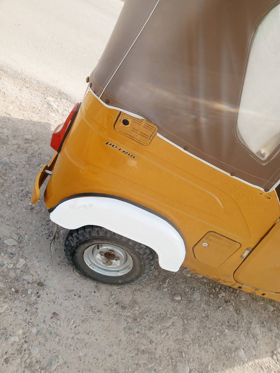 سلام عليكم شباب  تكتك ال بيع 21,رقم نكليزي بغداد  خير من الله بيع فقط غير متواجد ع نت ***********
