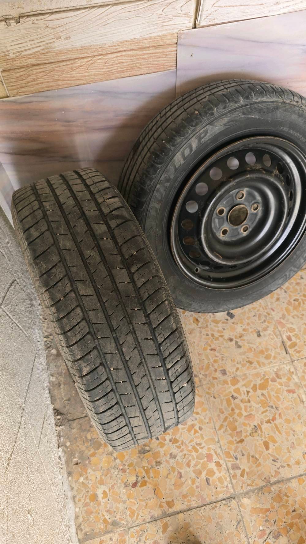 
ويل حديد كامري ٥ ستدات مع الاطارات جديدة 
بدون ممات سعرهن 200  مكاني معقل الابلة حجم الاطار  216/60R16 
*********** 



