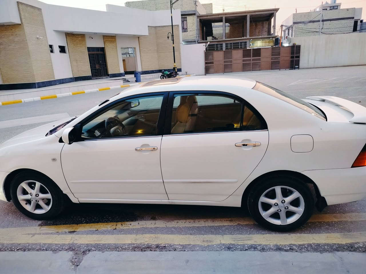 السلام عليكم
كورلا بيكاجو خليجي (2007) ابيض صدفي فول نظافة محرك 1800  و كير  جديد  كهربائيات فول فقط بيه قطعتين (جاملغ الخلفي والباب ) علما غير متواجد على الفيس الاتصال على الرقم (***********) السياره باسمي سنويه جديده مكان السياره كربلاء
