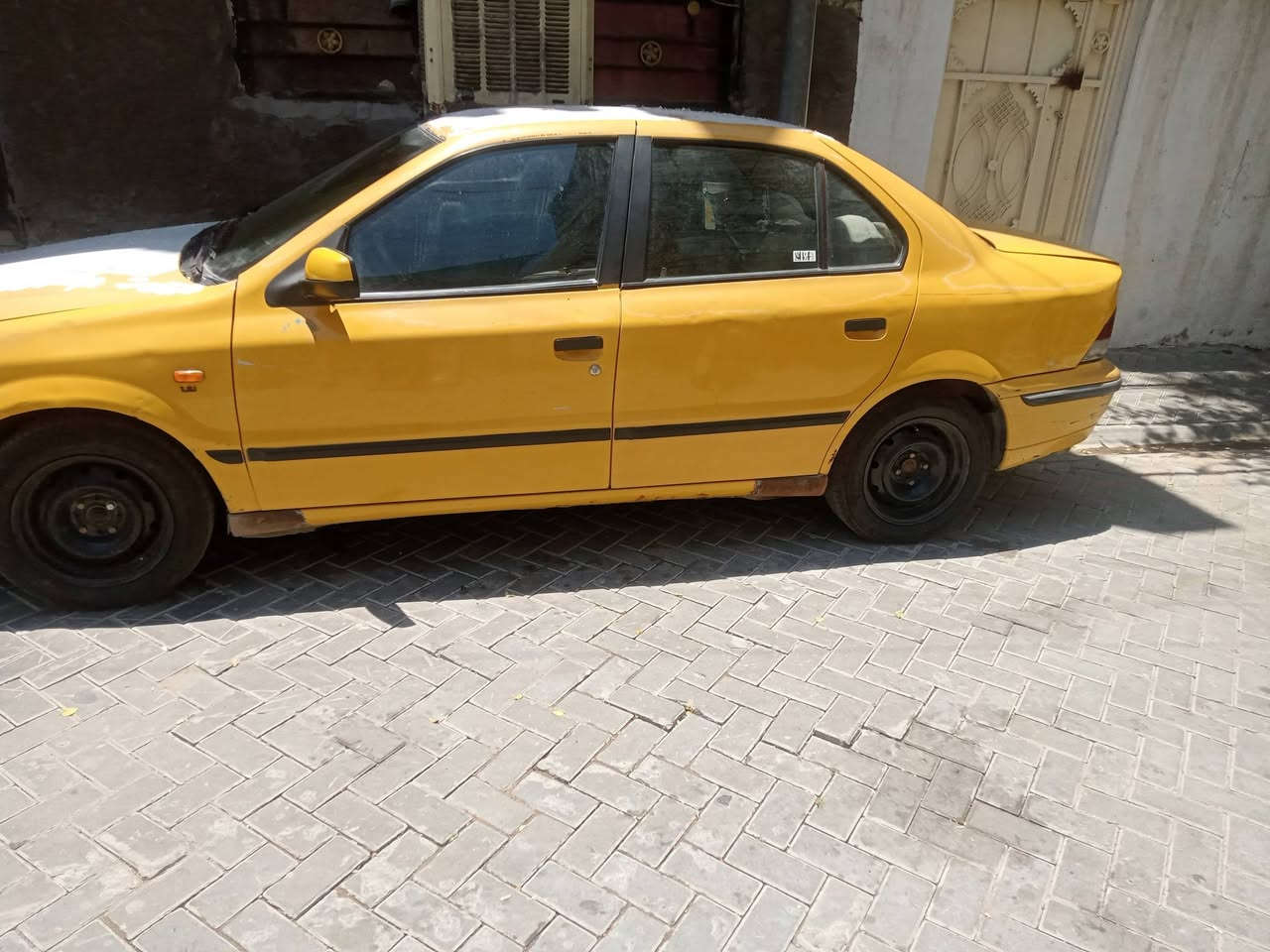 مرخصة مدير الكروب سياره سمنت للبيع بغداد بسمي مصفره هيه وغرامات مكينة وكير جدد 20 ورقه وبيها مجال قليل حك الجيه العنوان بغداد مدينة الصدر ***********
