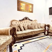 تخم زان تركي ملكي 10 مقاعد  نظيف جدا  مكانه الحريه يتوفر توصيل  للتواص...