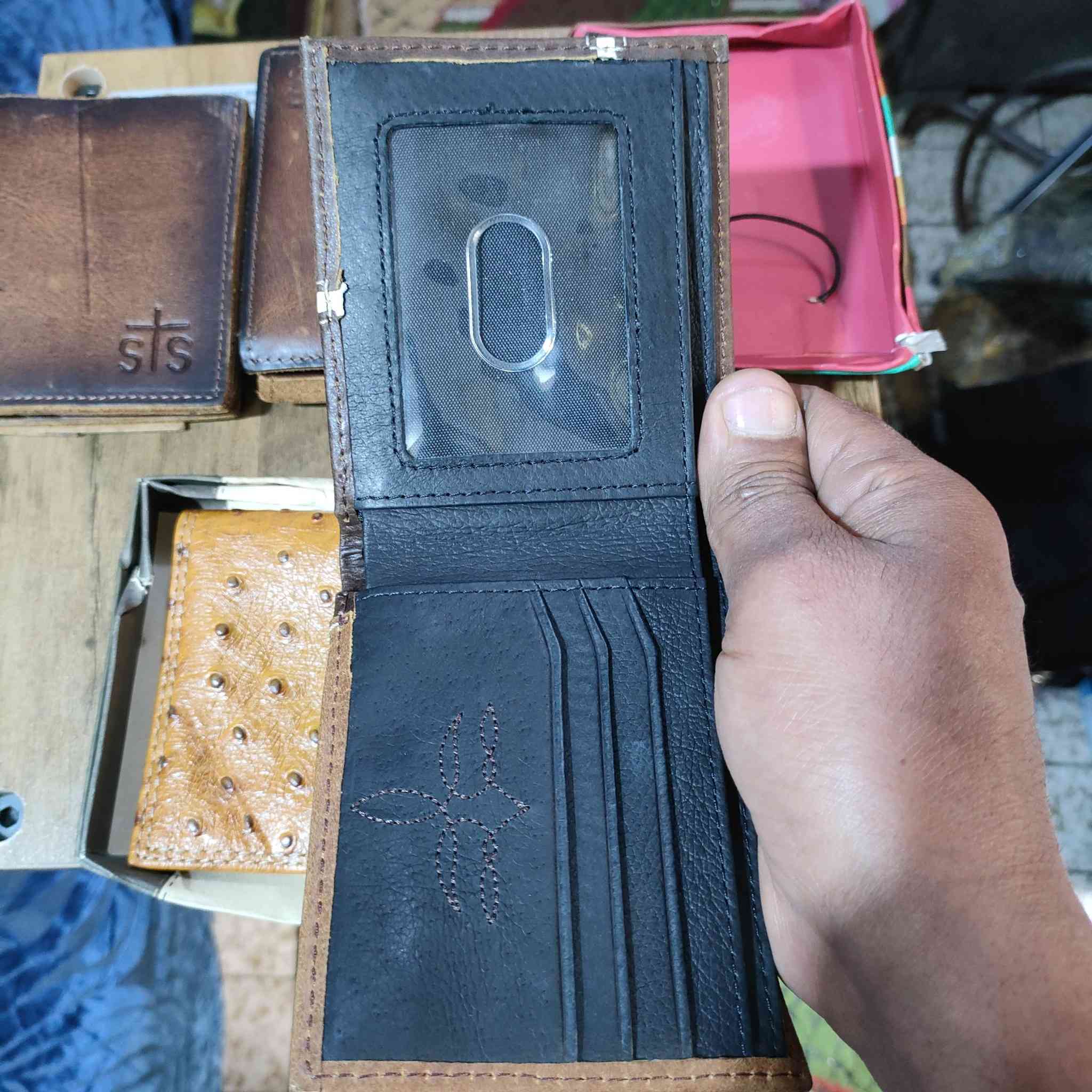 محفضات.مال باله غير مستخدم.  جلد طبيعي.  اصلي   سعر القطعه 15


**إذا كنت صاحب هذا الإعلان وتريد حذفه لأي سبب، رجاءا أرسل رسالة إلى الدعم الفني**