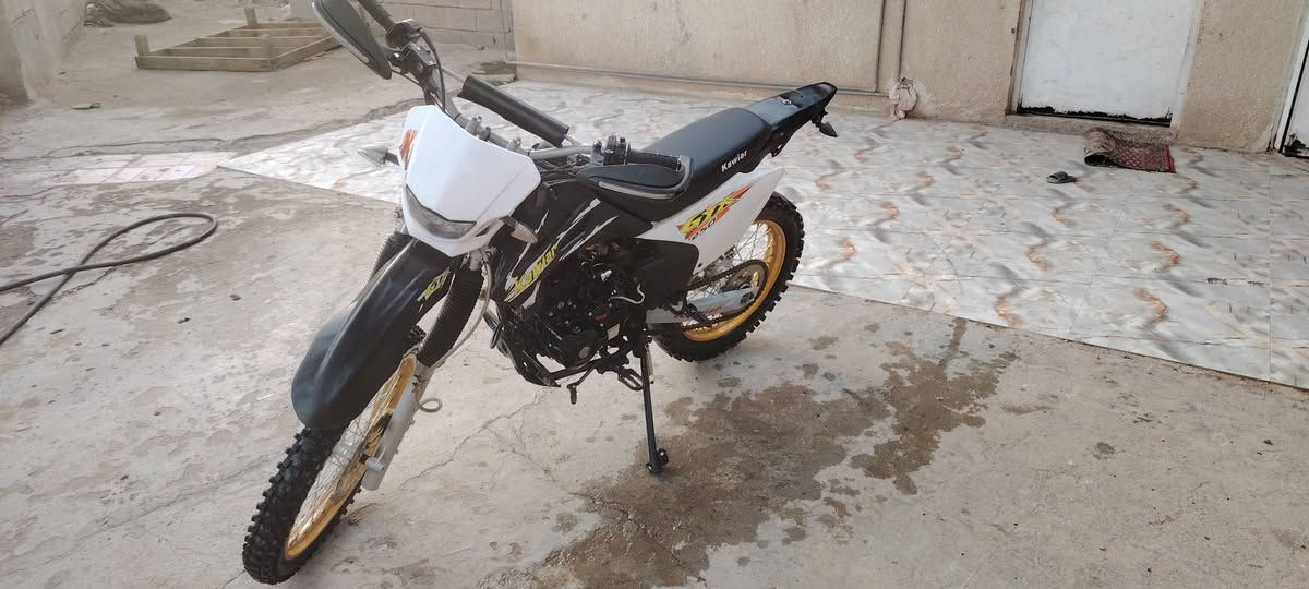 سلام عليكم دراجة قفاز كفاله عامه البيع السعر 1150وبيهه مجال مكينه 250CCمكاني ديالى الخالص سعديه الشط شراي تصل على رقم ***********مراوس حسب القناعه بوكسر ديوان
