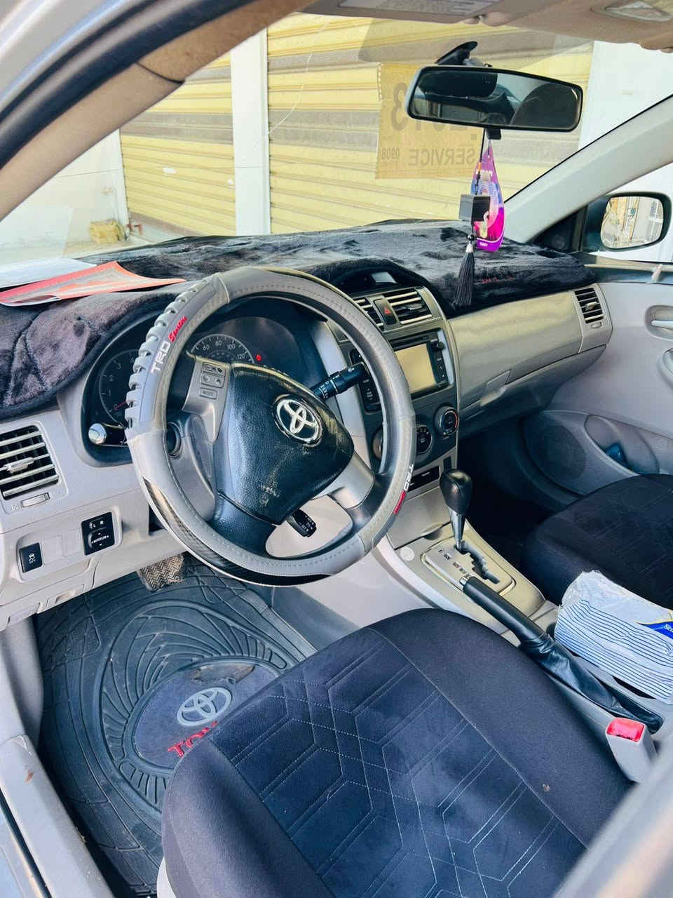 اسلام عليكم كورلا 2013
للبيع فقط بدون امراوس 
ضرر قطعتين جاملق وبونيد تبديل فقط 
تدفه تبريد شرط 
طخم صدر جديد 
طخم تاير كله جديد 
سياره مال جناي 
سياره حلوه وناصبه احله من الصور 
تحويل وكالة السيارة باسمي 
للاستفسار ***********
