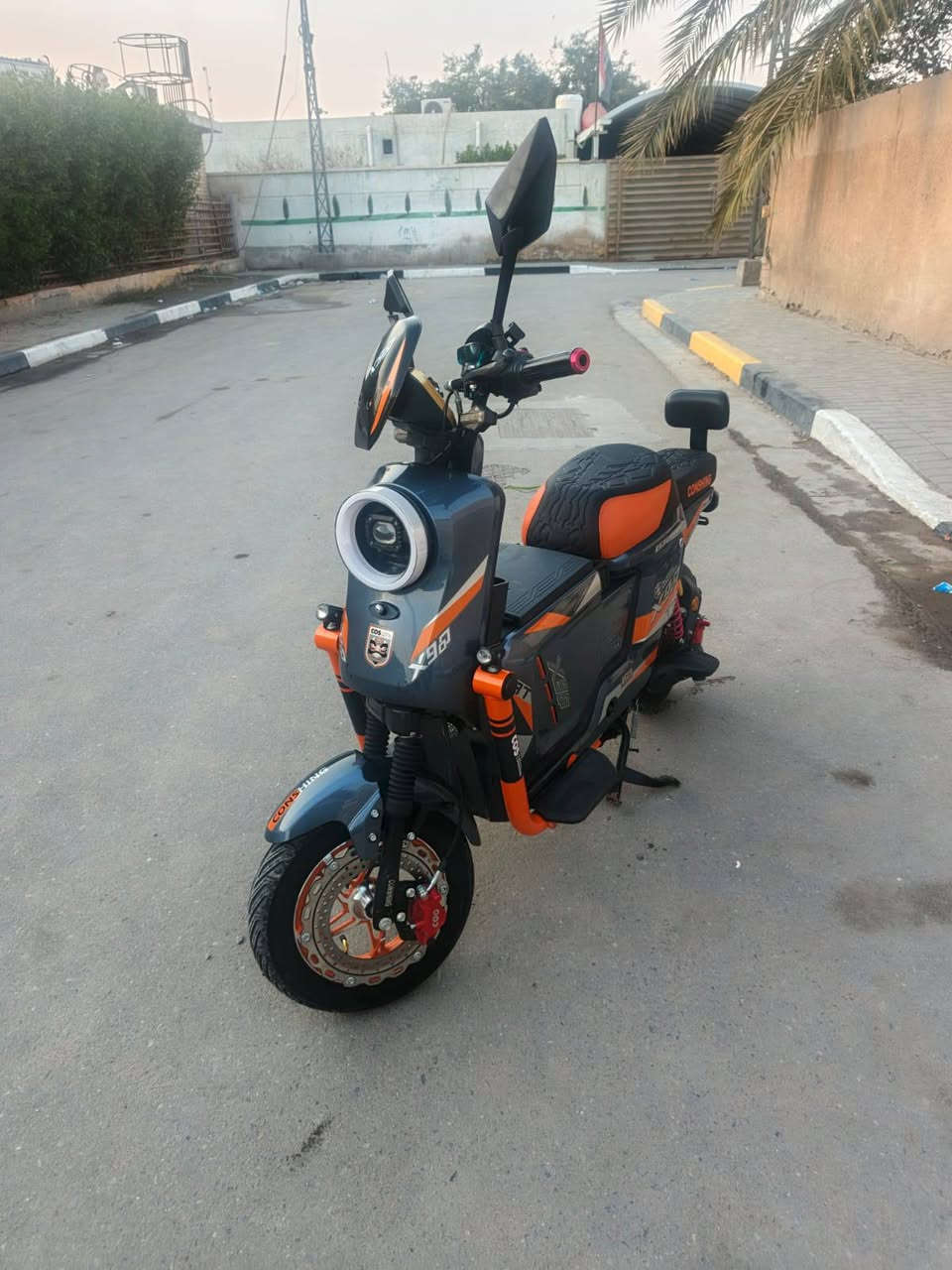 سلام عليكم
دراجة شحن X900GT للبيع 
بوكس 
موديل 2025
مكفولة من كلشي 
بصمتين وسويجين 
اشاير لايت عالي ناصي 
شاشه عداد ذكيه 
نشرات 
هورن 
انذار سرقة 
قفل ستيرن 
ملف 2000واط
✨✨ علماً أن الدراجه 6بطاريات✨✨
بطاريات مكفولة 
البطاريه 33 
وبيها بعد هواي مواصفات 
6بطاريات والشاحنه مال 6بطاريات 
علماً انه مكلف بلنشر 
رقم راعيها ***********
مكانه جمعيات 
رايدها 625وبيها مجال
