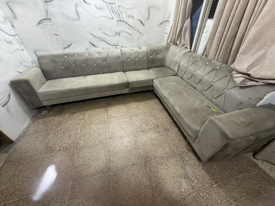 سلام عليكم عندي غراض للبيع جدد طباخ نوع فريش + تخم ديوان جديد + كاونتر اصلي + سخان ماء كبير + ماطور ماء اليريدهن خلي يخابرني وماقصر ويا عنواني بغداد الشعب رايدهن ب٤٠٠ وبيهم مجال لشراي ***********
***********
