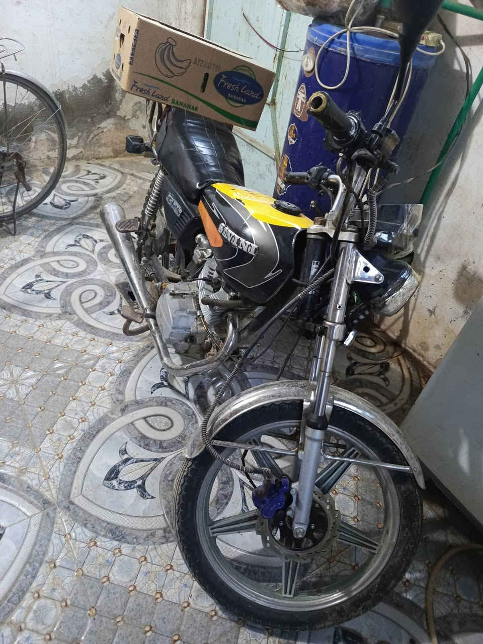 دراجه سيفان للبيع موديل  2020ورقه كارتونيه كهربائيات شغاله سلف هندر نقصها اشاير فقط السعر 300وبيها مجال مكاني تقاطع القدس


**إذا كنت صاحب هذا الإعلان وتريد حذفه لأي سبب، رجاءا أرسل رسالة إلى الدعم الفني**