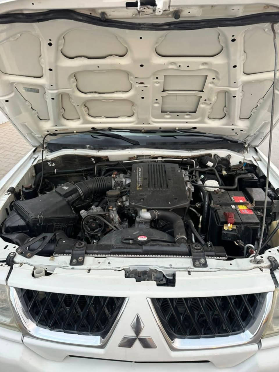 . Mitsubishi Nativa

ميتسوبيشي ناتيفا. 

…(للبيع).
 
 ……………………….

موديل :2008 
محرك 6 سلندر 
حجم 3000cc
..
مواصفات السيارة 
محرك 6  3000cc
كير اوتو اربع سرعات 
فور ويل: ثقيل وخفيف 
جام كهرباء 
مري شفط 
بوصله،عداد باتري،عداد دهن 
.شاشه …..
السياره كلها جاهزه وبدون نقص. واحلى من الصور.  
فوريل و محرك و كير واكسلات مكفول 
غرفه السياره نضيفه ووكلشي بيها شغال 
ملاحظه: السياره بيها قطع صبغ 
..
عنوان السياره 
..ديالى. الخالص..

للأستفسار عن سعر السيارة ومعلومات اكثر 

***********
واتساب
