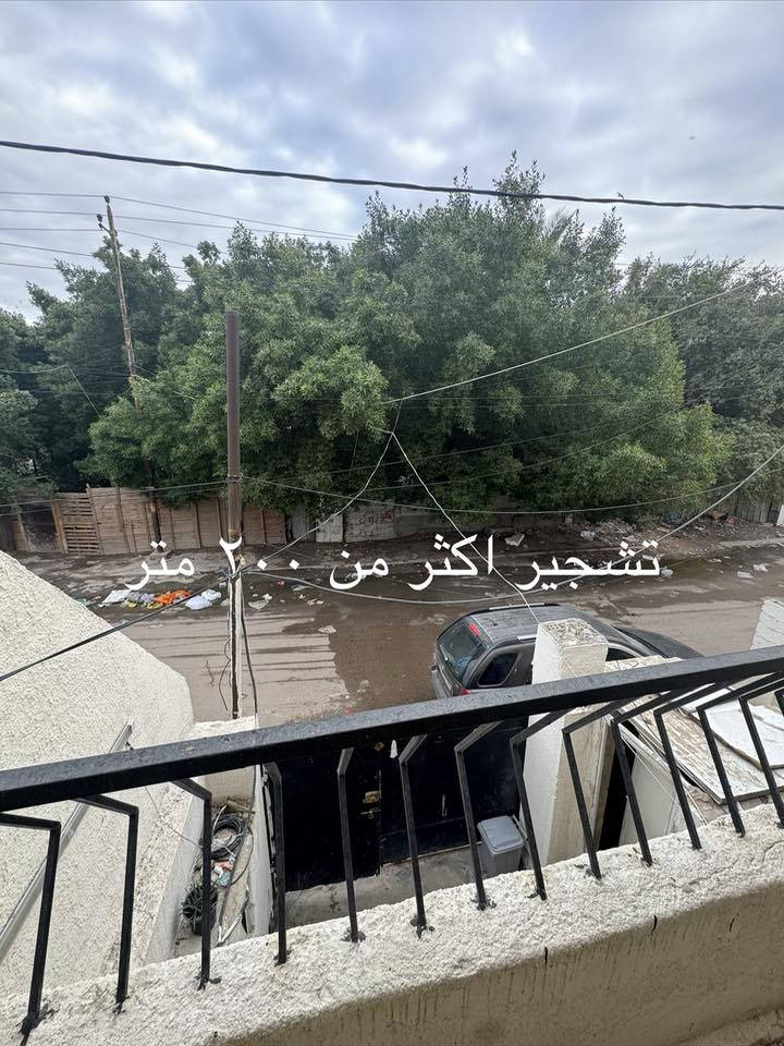 � بيت كلاسيك للبيع – ترميم كامل جاري

🔥 فرصة لا تعوّض | البيت بسعر أرض

المساحة 120م² | الواجهة 8م | النزال 

🔹 طابق أرضي: مطبخ  ، صالة، صحيات 2، كراج,غرفه, حولي

🔹 طابق ثاني: غرفتا نوم + صحيات' بلكونه 

🔹سطحين +

🔹♦️تشجير أمام المنزل فرك ال ٢٠٠ متر الشارع عريض مقابيلك تشجير 

📍 الدورة – شارع ١٢٠ قرب البانزين خانه

💰 السعر: ١٩٠ مليون (قابل للتفاوض الجاد)

📞 للاستفسار:***********
