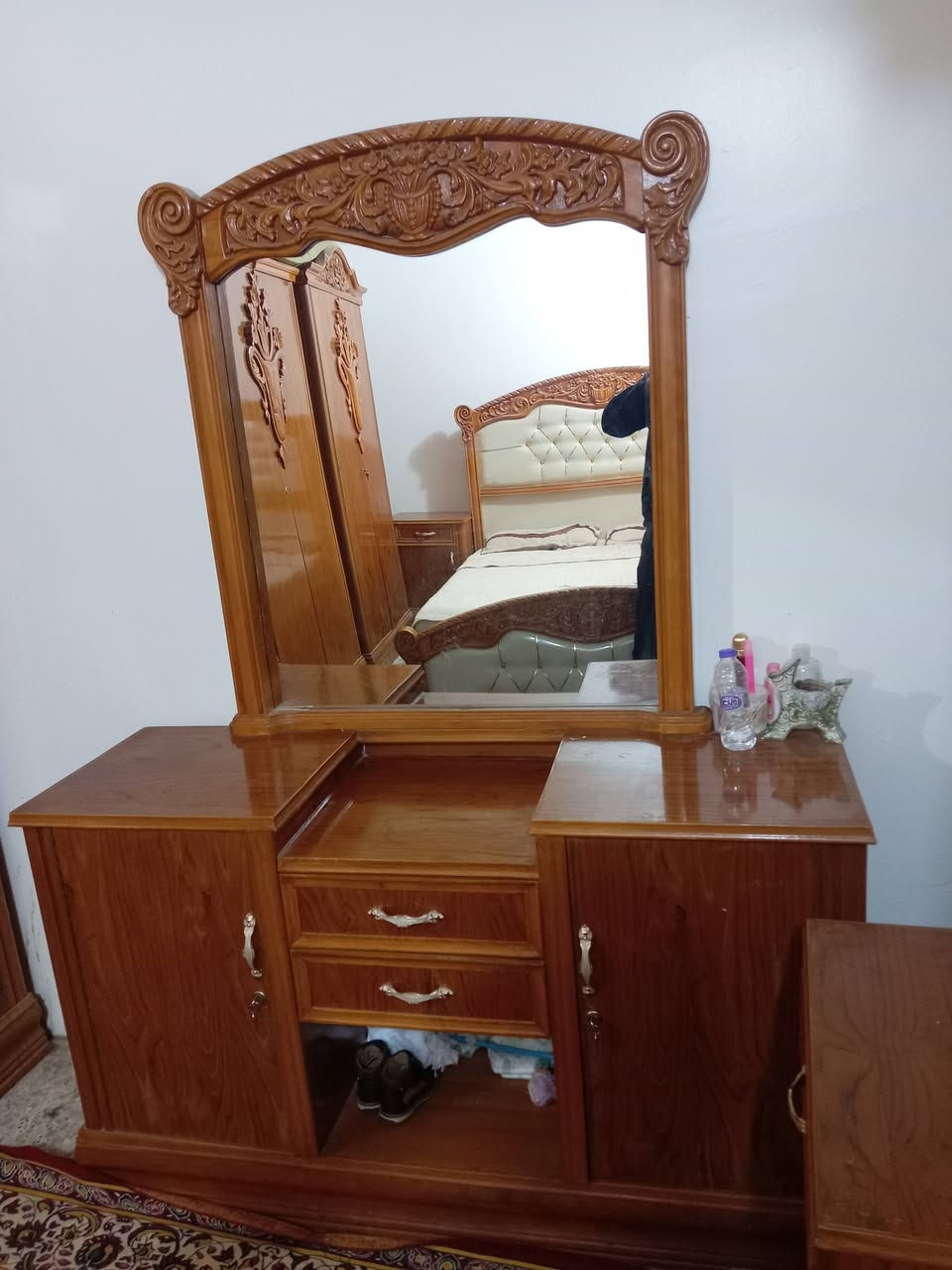 غرفت اخشاب عراقي المكان نجف استعمال ٧ أشهر ولكعبه صارت عليه ٣ مليون جديده لسعر مليون ونص قفل ***********
