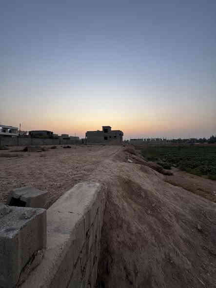 السلام عليكم 
للبيع هكيل مساحته 180متر
غرفتين وصاله وديوانيه ومطبخ
مع مساحة ارض دونم 
المنطقه العلم العويجيله 
قرب الشارع العام 
وقرب منها مسجد 🕌
الارض تعتبر تجاريه
عقد (زراعي) 
السعر 80مليون وقابل لتفاوض
للاستفسار اتصل
(***********)
