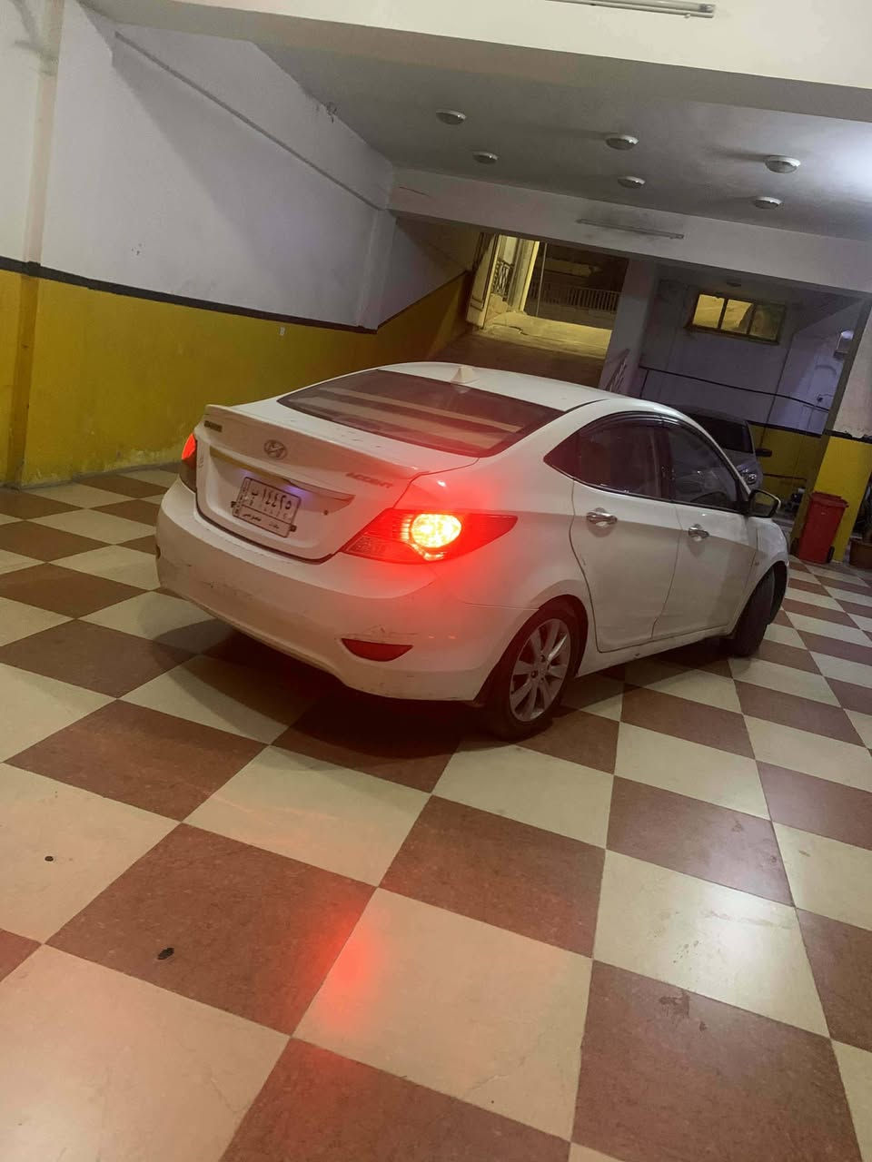 السلام عليكم
اكسنت خليجي موديل 11 #بلو  لون ابيض رقم بغداد 
محرك 1600 التبخير ولا تنقيص هزه جديده تخم تاير 16 باتري جديد تدفئه تبريد شغال وبارد فتحه سلايد 6 تجاوي تحكم ستيرن شاشه+حكايه لايت زنون
صدر امامي نص عمر بيها 3 قطع صبغ ربع بنيد باب صدر باب خلفي
بيها تكشير قليل يم السلايد وبالبنيد السعر 86 وبيها مجال الشراي 
مكاني بغداد اليرموك ((***********)) واتس آب
((***********)) متواجد بعد الساعه 4 عصرآ اخوان ذكرت كل التفاصيل غير هذا لاتسالني اقرا وخابر وتشلع عيوني
