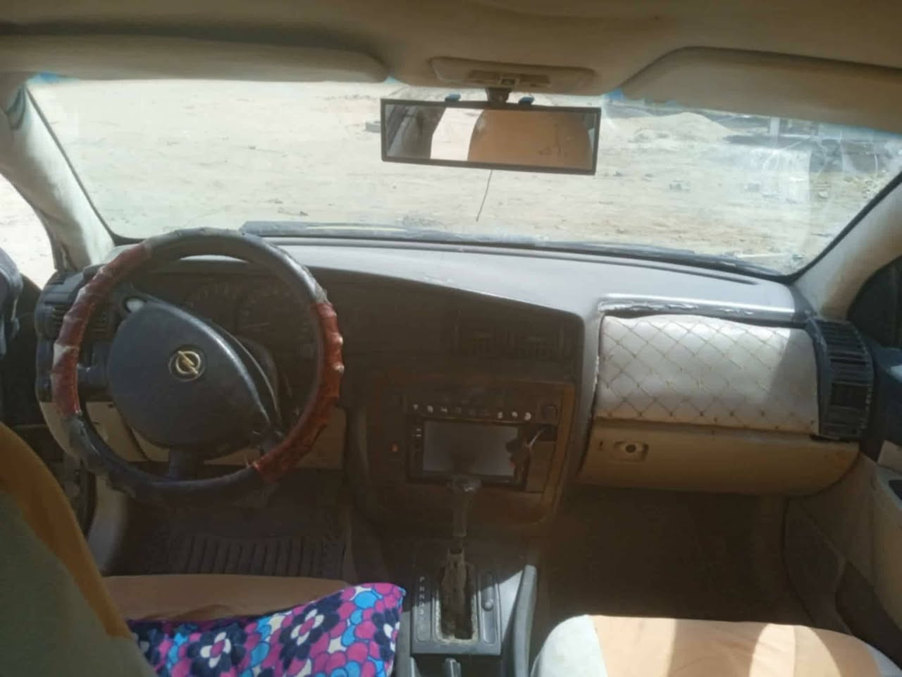 السلام عيكم 
اوبل 2001 مكينه بطه بيه بالبصره موجوده رقم قادسيه تخم تاير بدون راعي غرمات والهيئه ع مشتري سنويه عاج سعرها 14
تلفون ***********
