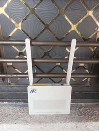 راوتر ضوئي شغال ع الفحص مكاني الجريخي  السعر 20    الاتصال 07728327990