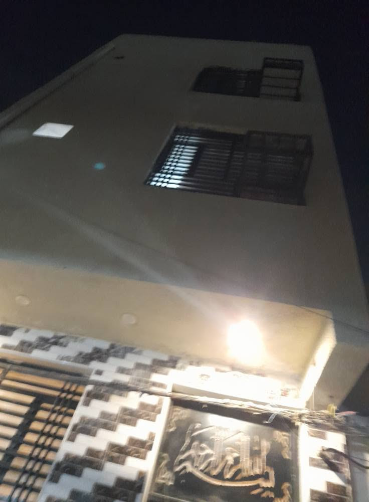 يوجد بيت رهنيه ٣طوابق بناء حديث في الكاظميه شارع النواب هاتف/*********** بغداد, العراق
