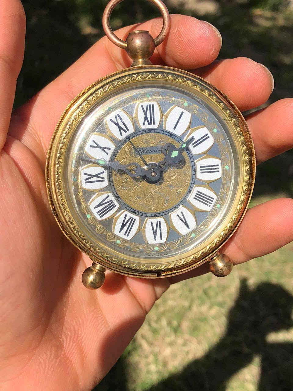 ساعه المانيه تكويك وبيه جرس
صناعه قديمه
نظافه تامه
سعر تفضل خاص


**إذا كنت صاحب هذا الإعلان وتريد حذفه لأي سبب، رجاءا أرسل رسالة إلى الدعم الفني**