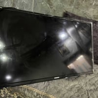 شاشة • ٣٢ بوصة • بيها شريط