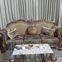 طقم ملكي • ٢ كبار ٤ صغار • بلا عيوب