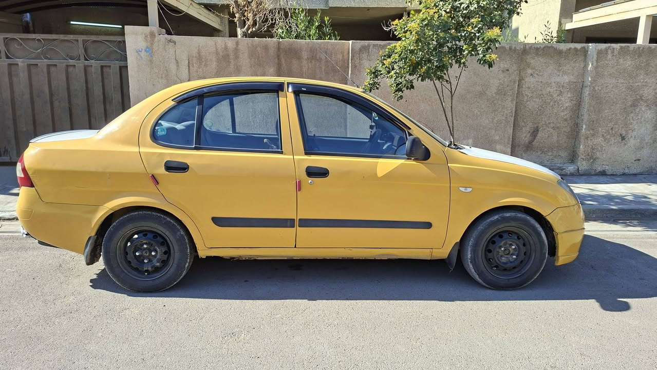 طيبه ٢٠١٥
بدون ضربه بدون صبغ عدا الهلالات
مكينه نظيفه بدون تبخير
تايرات جدد
دوشمه جديده 
شاشة اندويد اوتو كار بلي
بيها نقص جبنة مال بور وحساس صالنصة
والجامات الخلفية يرادلهن سيم جديد
شغلات بسيطة متكلف نص ورقة
ب٣٣ وبيها مجال بسيط 
عنوان بغداد غزالية
***********
