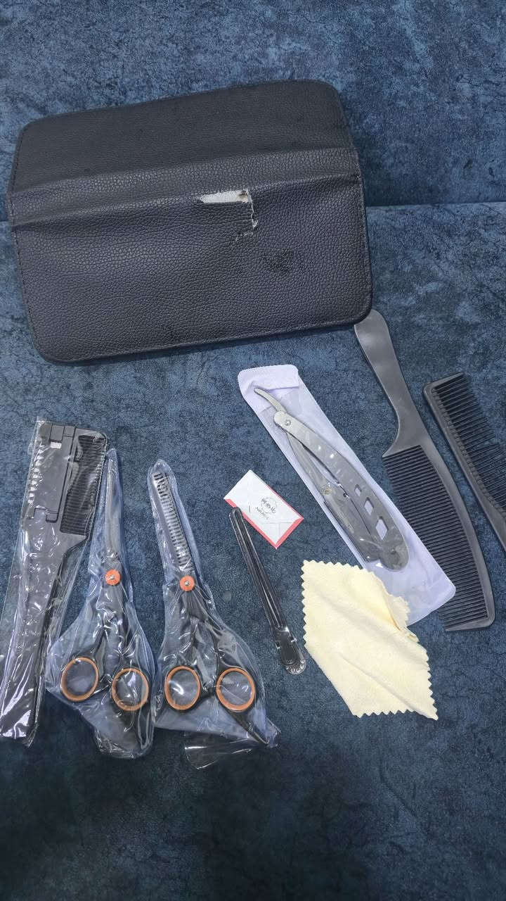سيت مكائن + سيت ادوات حلاقة 
سيت ادوات 15 وية التوصيل
سيت المكائن 22 وية التوصيل


**إذا كنت صاحب هذا الإعلان وتريد حذفه لأي سبب، رجاءا أرسل رسالة إلى الدعم الفني**